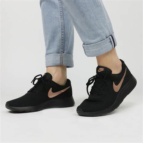 zwarte sneakers dames sale nike